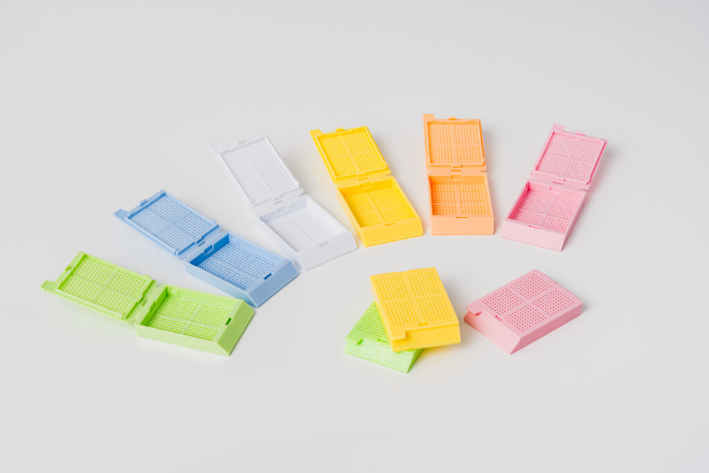 CASSETTES